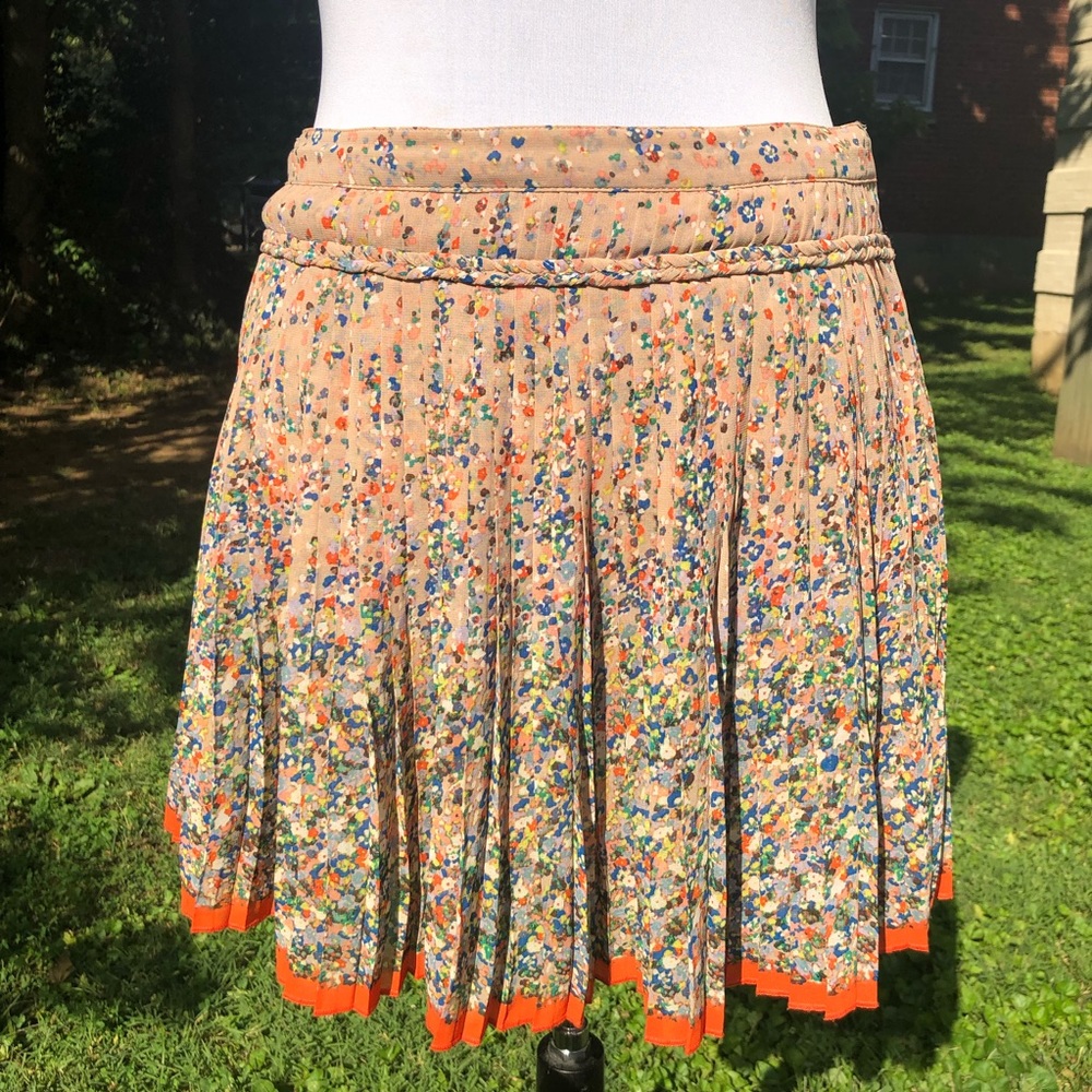 American Eagle Chiffon lined pleated- floral skirt - hidden side zipper Sz  8